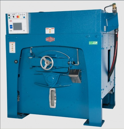 Milnor 42044WR3 – 100–111 kg